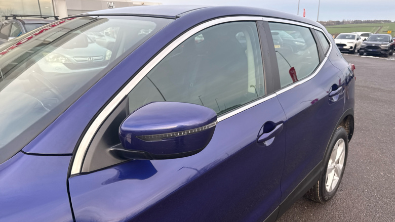 Nissan Qashqai 1.3 DiG-T Acenta Premium 5dr Petrol Hatchback